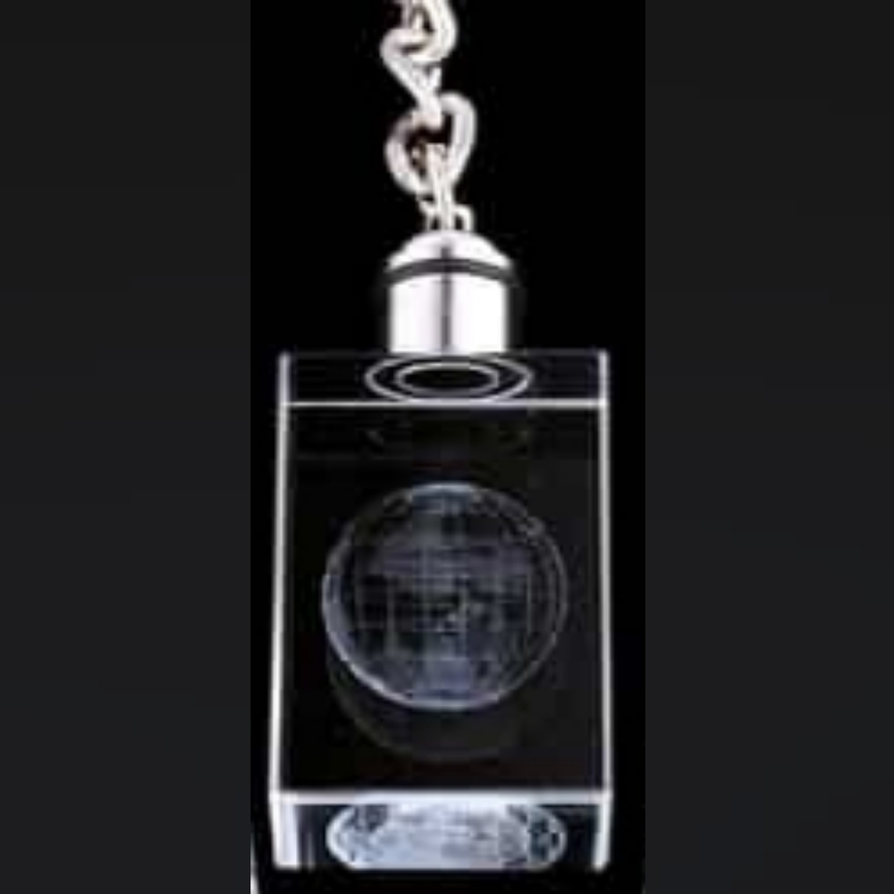 Crystal Earth LED Light Keychain - Picture 4 of 16